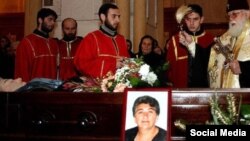 2006 წელს, მოსკოვის ოლქის, ნოვოსლობოდსკის სპეცდაწესებულებაში გარდაცვლილი, რუსების მიერ უკანონოდ დაპატიმრებული, 51 წლის მანანა ჯაბელიას პანაშვიდი თბილისში