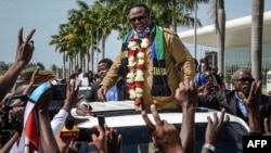 Tundu Lissu arrive à Dar es Salaam, en Tanzanie, le 27 juillet 2020. (Photo AFP)