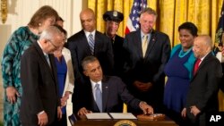 Los cambios "tendrán un impacto muy real e inmediato en las vidas de millones de personas del colectivo LGBT en todo el país".