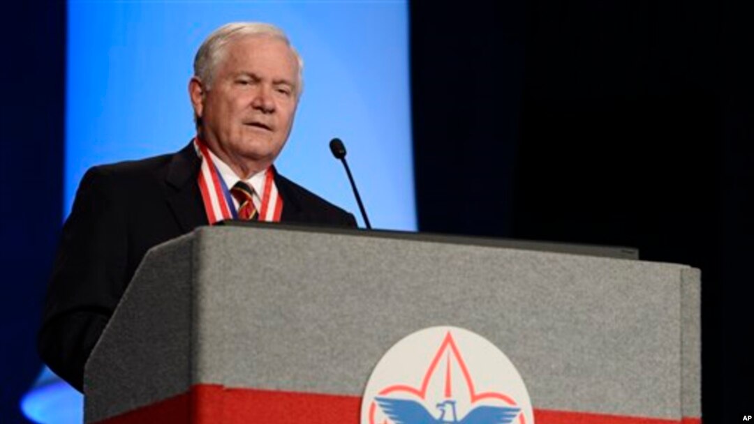 MantanMenteri Pertahanan AS, Robert Gates, berpidato saat dipilih menjadi presiden Pramuka nasional di Nashville, Tennessee (23/5). 