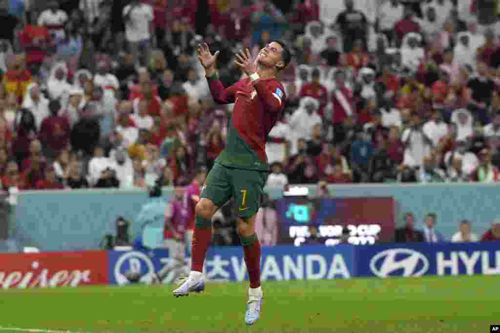 El portugués se lamentó, después de perder una oportunidad de anotar durante el partido. Incluso, le fue anulado un gol, tras un fuera de juego.