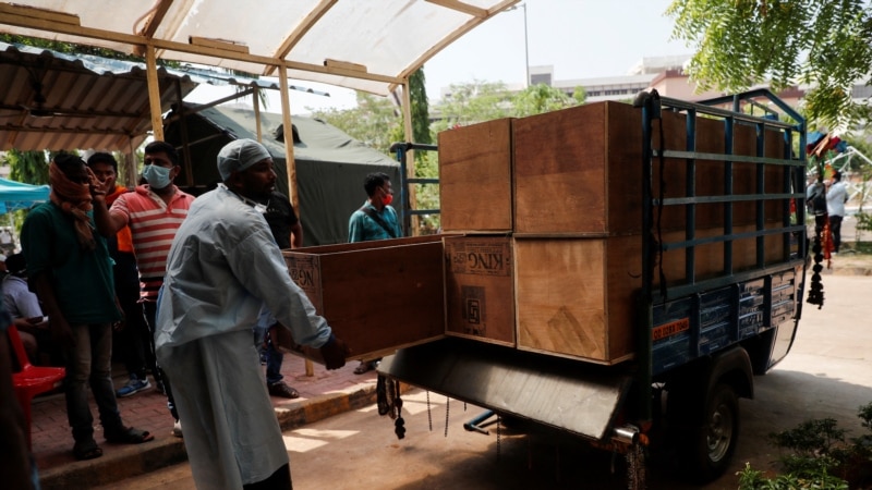 Anggota Keluarga Kecelakaan Kereta di India Kesulitan Kenali Jenazah Korban