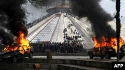 Arnavutluk'ta Göstericiler Polisle Çatıştı