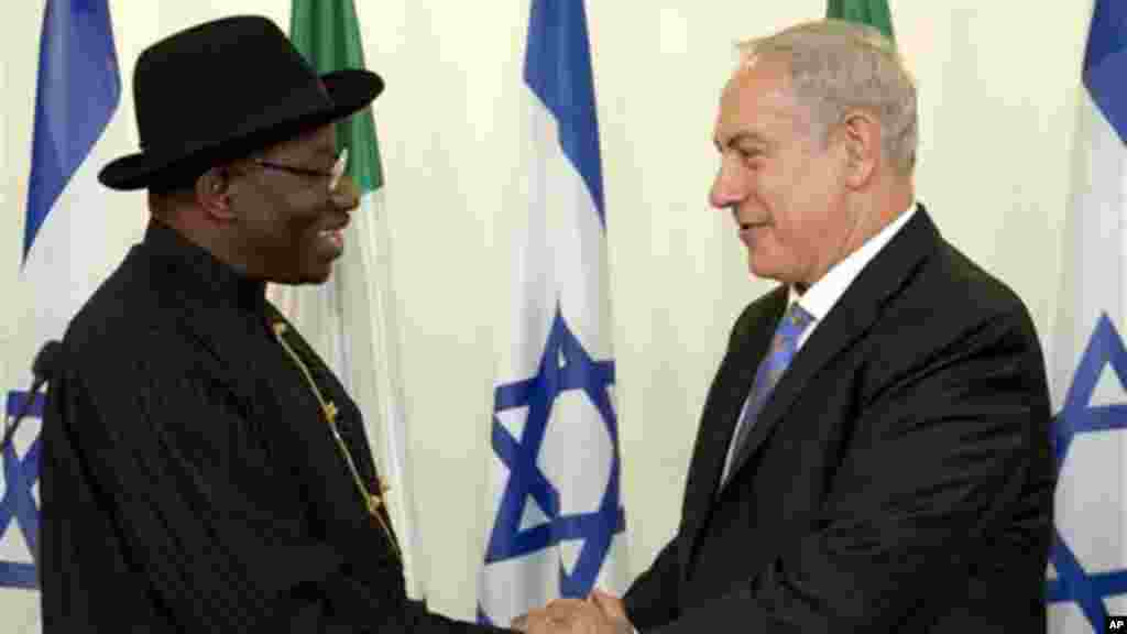 Firai Ministan Isra’ila Benjamin Netanyahu da shugaban Najeriya Goodluck Jonathan, yayin ganawarsu a ofishin Firai Ministan dake birnin Kudus ranar 28, ga watan Oktoba, 2013.