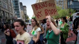 Protest pristalica prava na abortus u New Yorku.