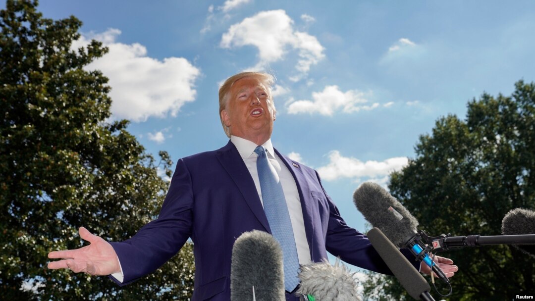 Дональд Трамп общается с журналистами, 4 октября 2019 года