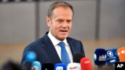 Presiden Dewan Eropa Donald Tusk berbicara kepada media di Brussels, Belgia (foto: dok).