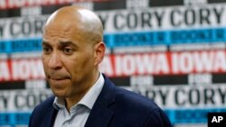 Le sénateur Cory Booker pendant la campagne à Mount Vernon en Iowa aux Etats-Unis le 9 janvier 2020.