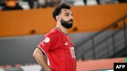 L'attaquant égyptien Mohamed Salah réagit lors du match de football du groupe B de la Coupe d'Afrique des Nations 2024 entre l'Égypte et le Mozambique au stade Félix Houphouët-Boigny à Abidjan, le 14 janvier 2024.