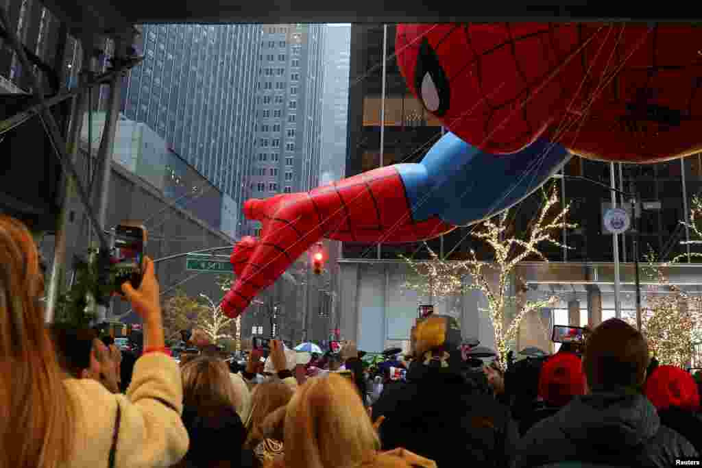 Spider-Man balloon flies during the 98th Macy's Thanksgiving Day Parade successful  New York City, Nov. 28, 2024. 