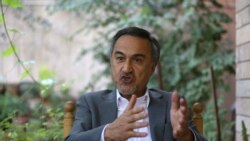 時為前阿富汗議員的蘇坦祖伊在喀布爾接受美聯社採訪。(2015年8月18日)