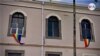 Banderas de la equidad sexual cuelgan en las ventanas del edificio del Sión de la Asamblea Legislativa tras la entrada de vigencia de matrimonio igualitario en Costa Rica. [Foto: Armando Gómez, VOA]