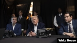 照片显示美国总统特朗普、国务卿卢比奥和中央情报局局长拉特克利夫在佛罗里达海湖庄园观看美军在委内瑞拉采取的军事行动。(2026年1月3日)