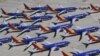 Boeing 737 MAX de Southwest Airlines stationnés sur le tarmac à l'aéroport de logistique sud-californien de Victorville, en Californie, le 28 mars 2019.