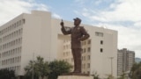 A estátua de Samora Machel na Praça da Independência em Maputo. 