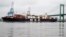 Tàu MSC Gayane đậu tại cảng Packer Marine Terminal ở Philadelphia hôm 19/6. Quan chức Mỹ thu giữ cocaine trị giá hơn 1 tỷ USC từ 7 container chất trên tàu này.