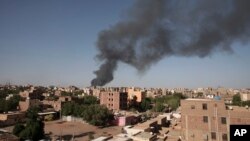 Дым от взрыва над Хартумом