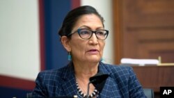 La representante demócrata Deb Haaland en una intervención en el Capitolio de EE. UU. el 29 de enero de 2020.