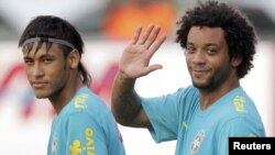 L'équipe olympique du Brésil: Neymar et son coéquipier Marcelo. 