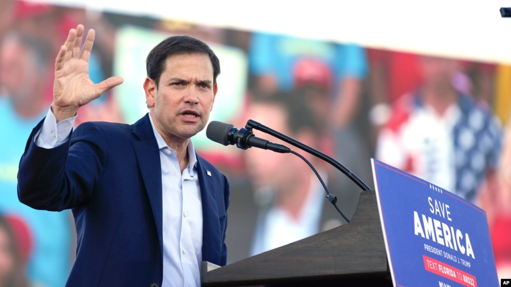 Thượng nghị sĩ Marco Rubio, thành viên đảng Cộng hòa đại diện Florida, phát biểu tại một cuộc vận động tranh cử, ngày 6/11/2022, tại Miami. Cựu Tổng thống Donald Trump đã thu hẹp danh sách ứng viên phó tổng thống của mình xuống còn một số người, trong đó có ông Rubio.