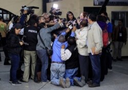 Para los representantes de gremiales y organizaciones de periodistas, los reporteros, camarógrafos y fotógrafos se encuentran en la primera línea de trabajo en la pandemia, arriesgando su salud para informar. Archivo, Honduras, Febrero 2017.