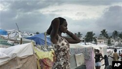 Une Haitienne dans un camp de sans abri de Port-au-Prince (Archives)