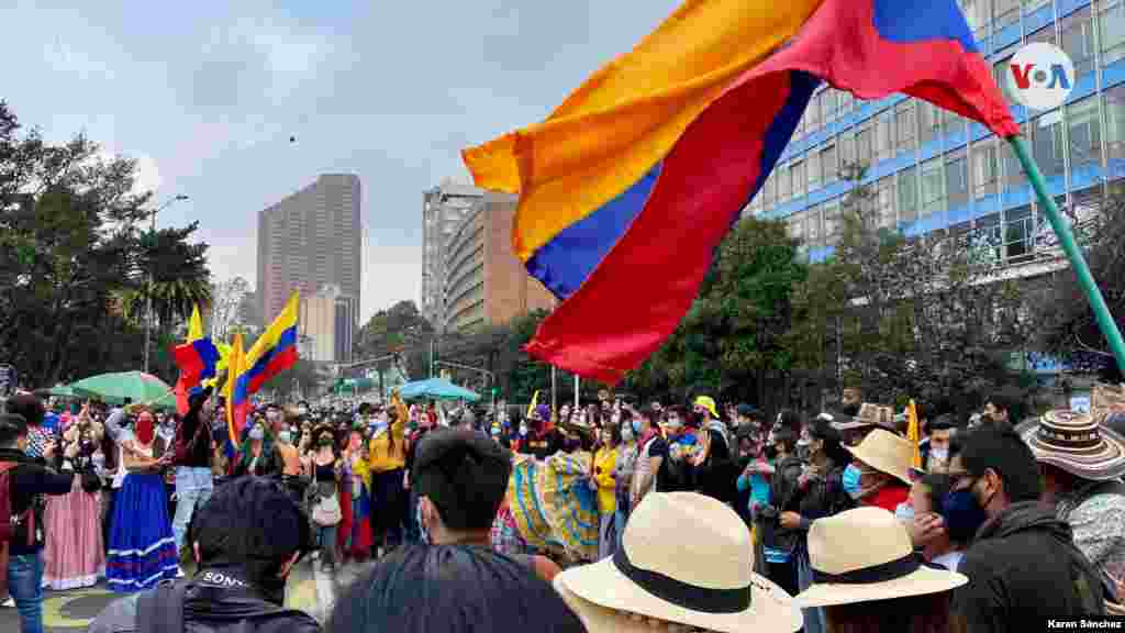 En la tarde del s&#225;bado, m&#250;sicos y bailarines se dieron cita en el Parque Nacional para unirse al paro que atraviesa Colombia.