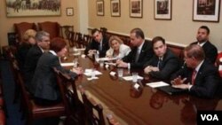 La reunión fue encabezada por Ileana Ros-Lehtinen, presidenta del Comité de Relaciones Exteriores de la Cámara de Representantes.