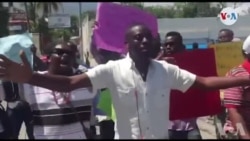 Ayiti: Yon Sit-in Devan Koudèkont pou Mande Rapò Final Dosye Petro Caribe a
