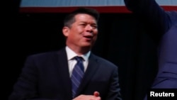 T.J. Cox, le nouvel élu démocrate à la Chambre des représentants