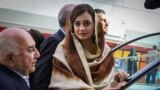  نشست فیلم سینمایی سلام بمبئی، دیا میرزا، بازیگر سینمای بالیوود که در تهران حاضر شده است. 