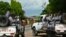 Les forces de sécurité burundais déployées après une attaque à la grenade au cours de laquelle un général Tutsi et conseiller à la sécurité du vice-président, Athanase Kararuza, a été tué, à Bujumbura, le 25 avril 2016.