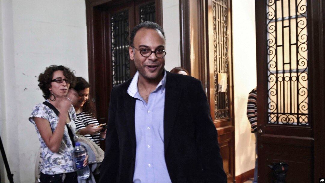 Nhà báo và nhà hoạt động nhân quyền Hossam Bahgat tại Cairo, ngày 10/11/2015. 
