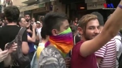 Yasağa Rağmen LGBT’ler Taksim’de Toplandı