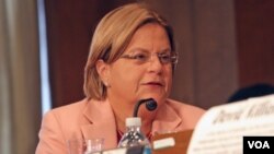 La congresista Ileana Ros-Lehtinen considera que decisión es una desgracia para las víctimas y sus familias en Argentina.