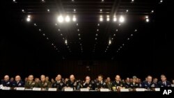 El jefe del Estado Mayor Conjunto, General Martin Dempsey y el jefe del Estado Mayor del Ejército, General Raymond Odierno, así como otros jefes militares comparecieron ante el Senado por la epidemia de abusos sexuales en las fuerzas armadas.