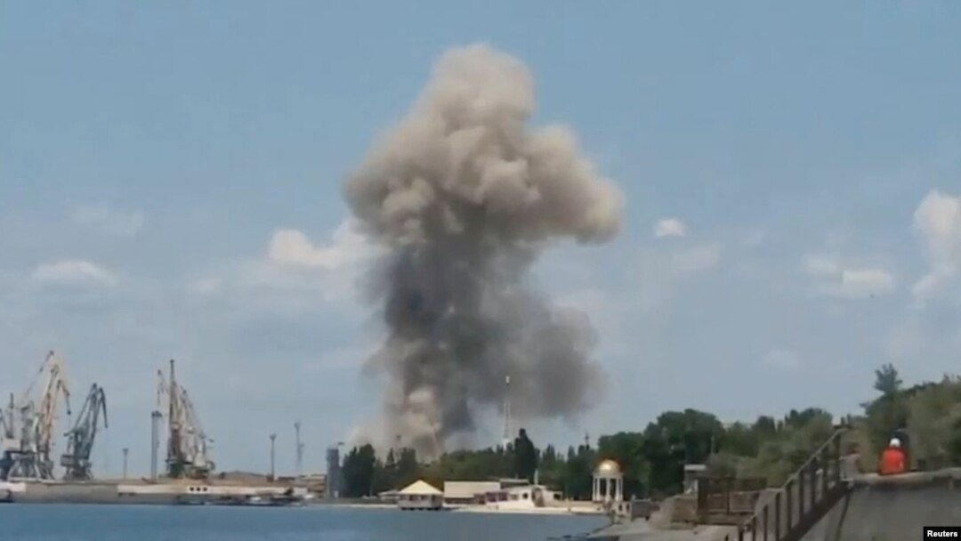 ARCHIVO - Vista de una explosión en la región de Berdyansk en Ucrania durante la contraofensiva de las fuerzas ucranianas.