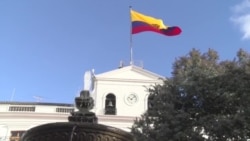 Gobierno ecuatoriano ofrece programa a deportados desde Estados Unidos 