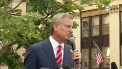El candidato Bill de Blasio abandona las primarias demócratas