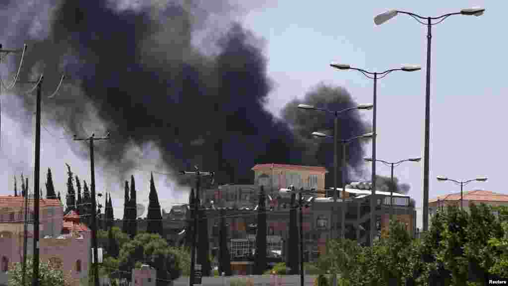 Shi&#39;a jinsin Houthi a Sanaa, Yemen, 21 ga Satumba, 2014.&nbsp; 