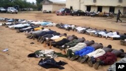 Des membres de Boko Haram suite a leur arrestation à Bauchi, juillet 2009.