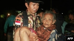 Кількість жертв цунамі в Індонезії збільшилась