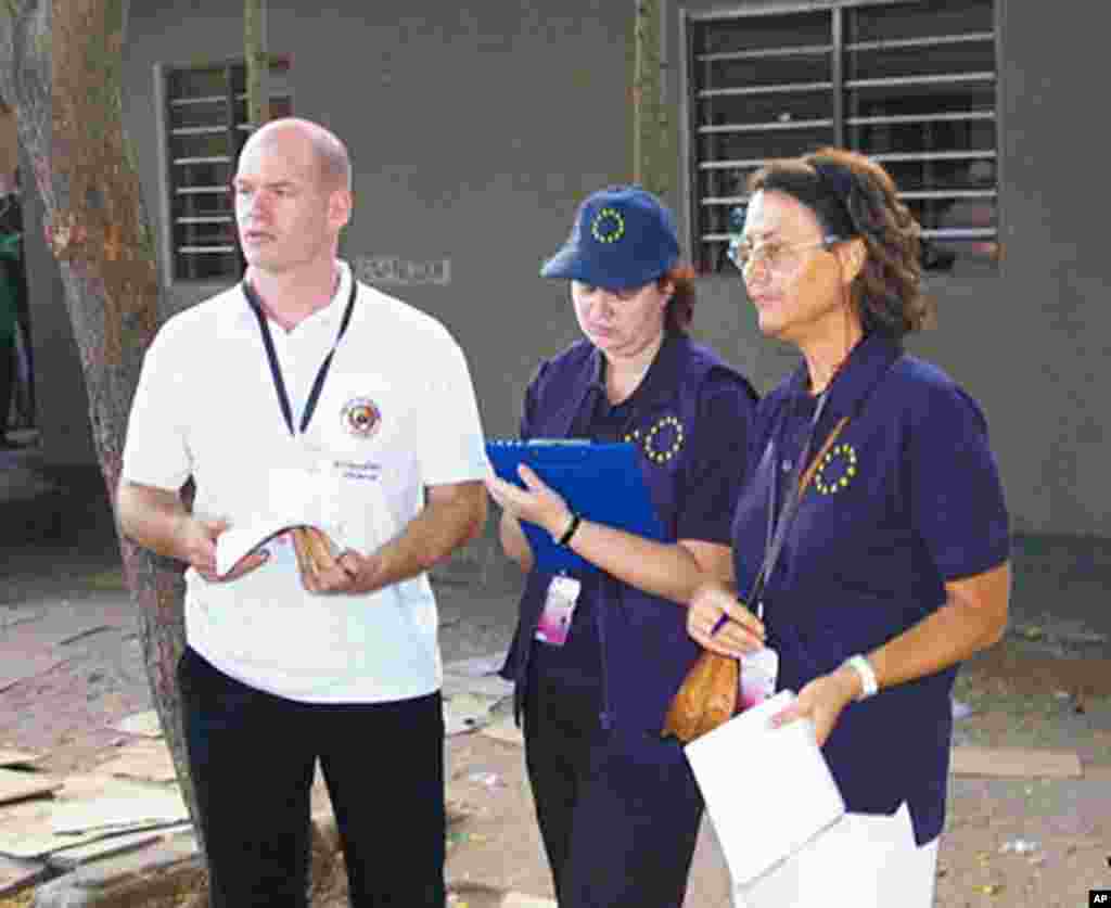 Wafuatiliaji wa uchaguzi wa kimataifa wakiwa huko Gongolamboto