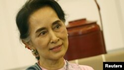 Myanmar Foreign Minister and State Counselor Aung San Suu Kyi is pictuired in a Bangkok airport in June 2016. (Reuters)