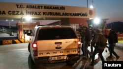 A car carrying U.S. pastor Andrew Brunson enters the Aliaga Prison and Courthouse complex in Izmir, Turkey, October 12, 2018. 