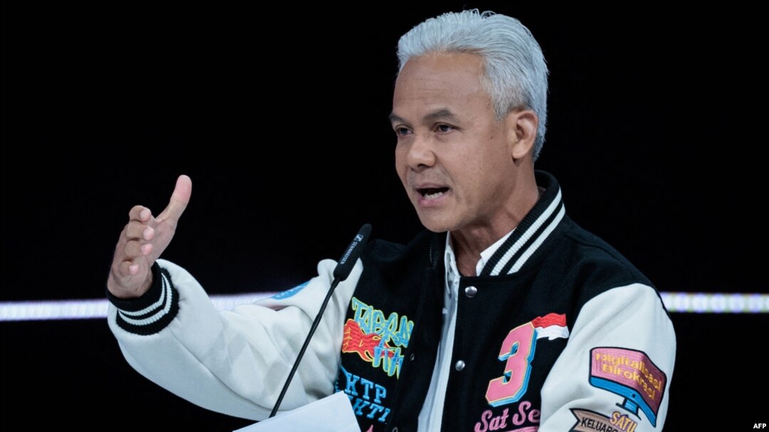 Capres 03 Ganjar Pranowo dalam debat kelima di Jakarta, Minggu (4/2).