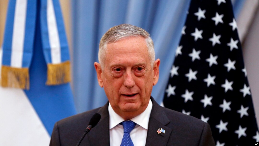 Menteri Pertahanan AS Jim Mattis di Kantor Menhan di Benos Aires, Argentina, 15 Agustus 2018. (Foto: dok).