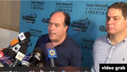 El diputado opositor Luis Florido aseguró que la negativa de ir a Dominicana no tiene que ver con un cálculo político porque seguidores de la oposición criticaron las negociaciones con el Gobierno.