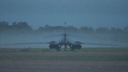2026년 9월 28일 영국 공군 기지인 RAF 페어포드에 미 공군 소속 B-1 폭격기가 세워져 있다.