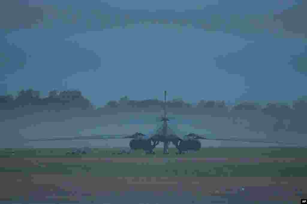 بم افگن بی-۱ امریکایی در پایگاه فیرفورد بریتانیا